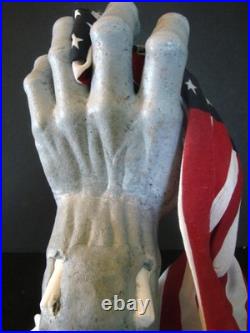 NEVER FORGET HAND Custom Kidrobot Santa Cruz Skateboards Screaming Hand Figure