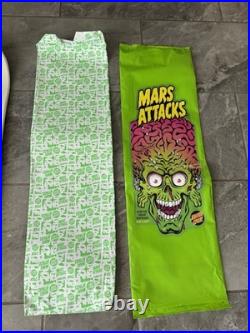 Rare Santa Cruz Glowing Fear Mars Attacks Rarity-Entirely Unhinged